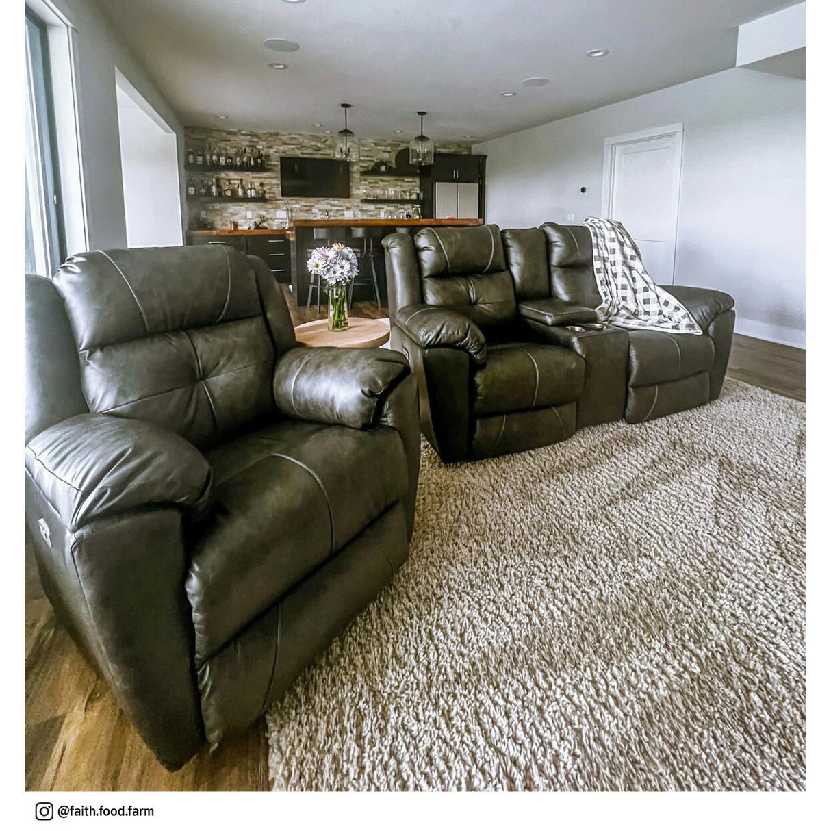 Vista Leather Power Plus Reclining Console Loveseat - QK1027152_SOMO_LF2_RM