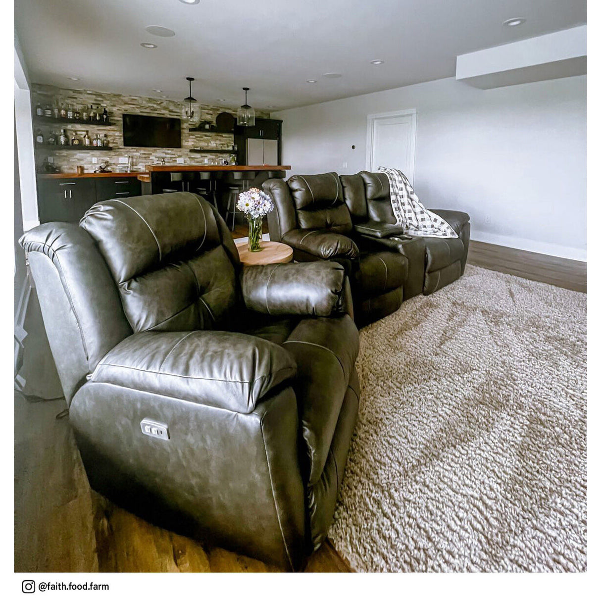 Vista Leather Power Plus Rocker Recliner - QK1027164_SOMO_LF2_RM