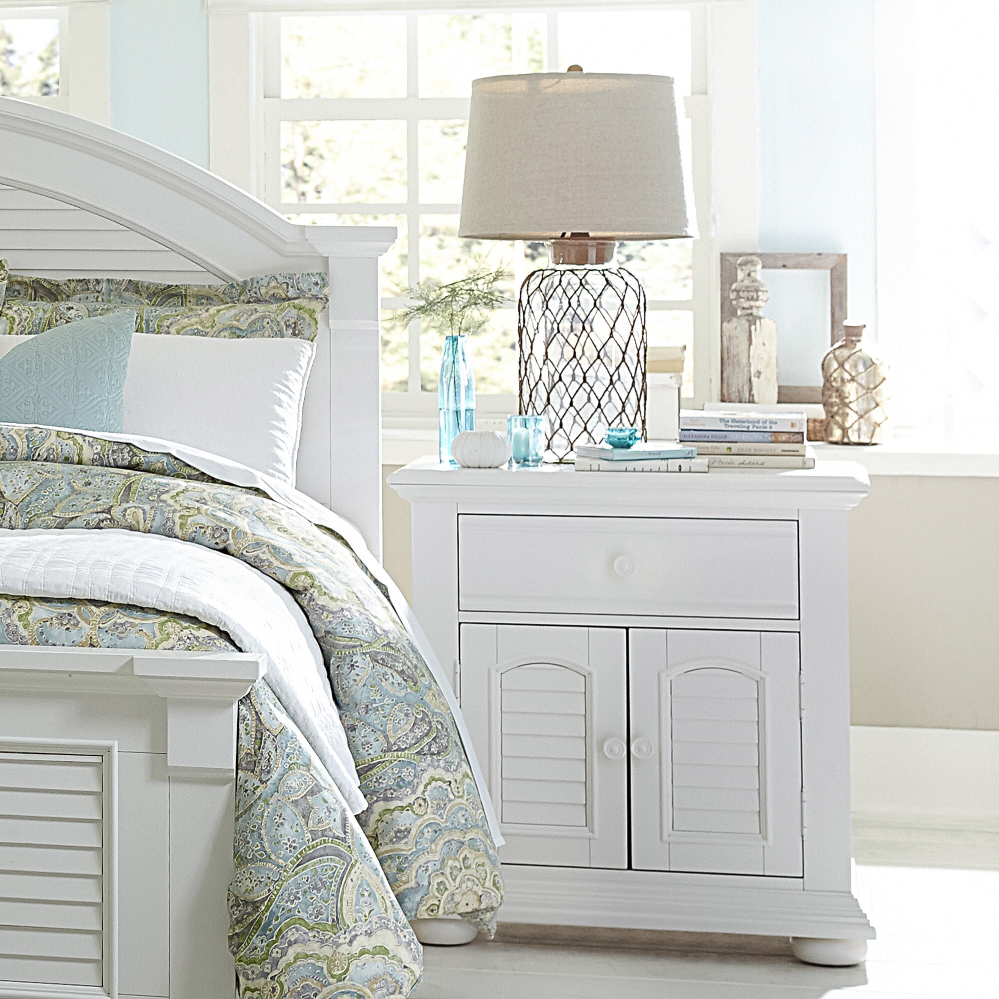 Summer House I Nightstand – Slumberland