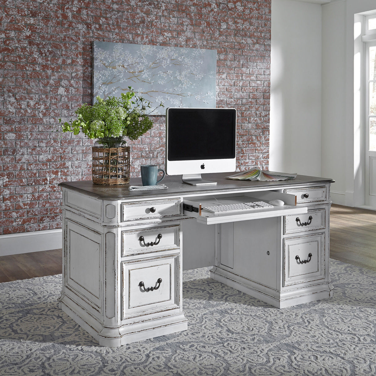Magnolia Manor Desk - QK1038673_LIBF_LF1_RM