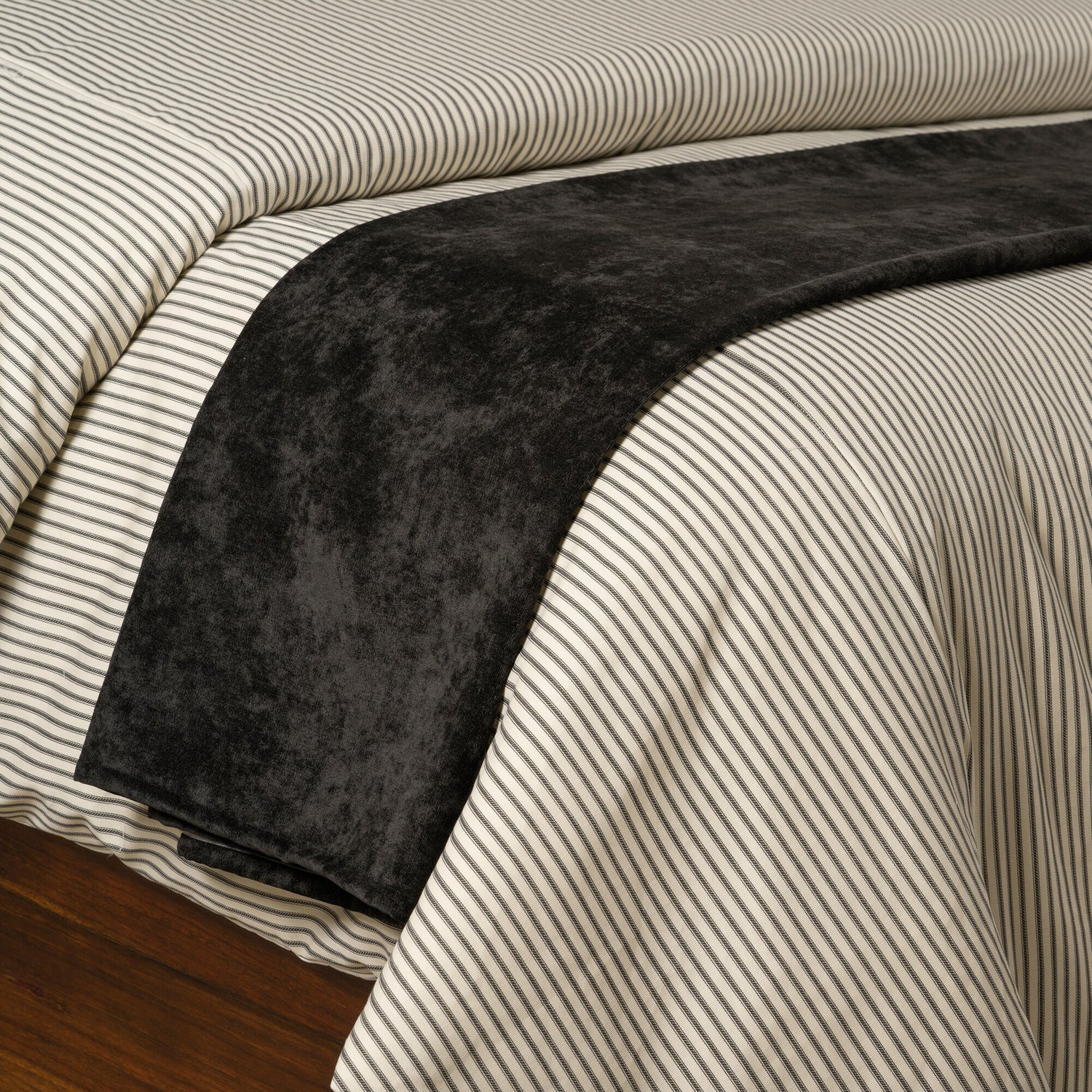 Ticking Stripe 11 Piece Supreme Set - QK1045599_SISO_IS3_OL