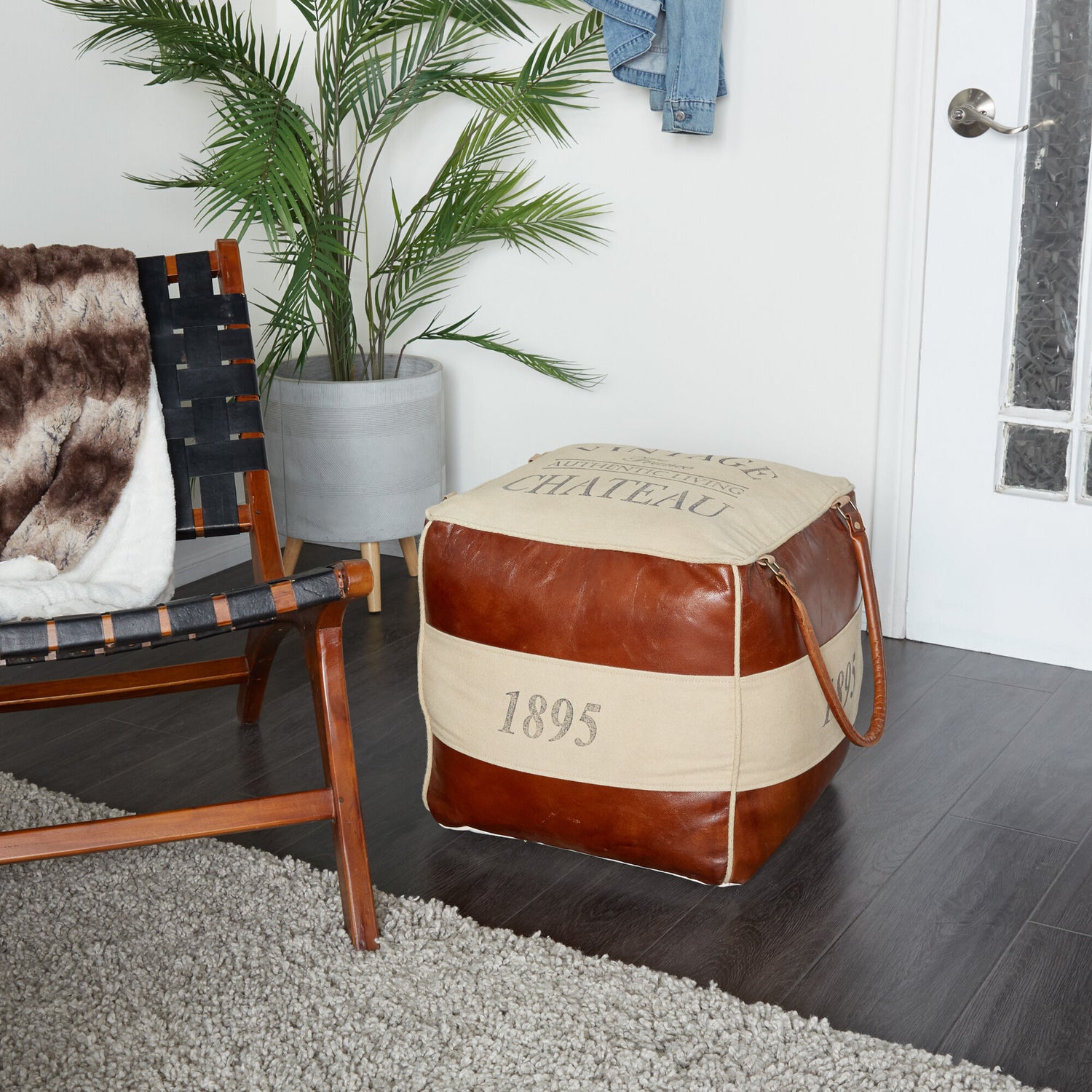 Martins Rustic Stool - QK1054568_UMAE_LF1_RM