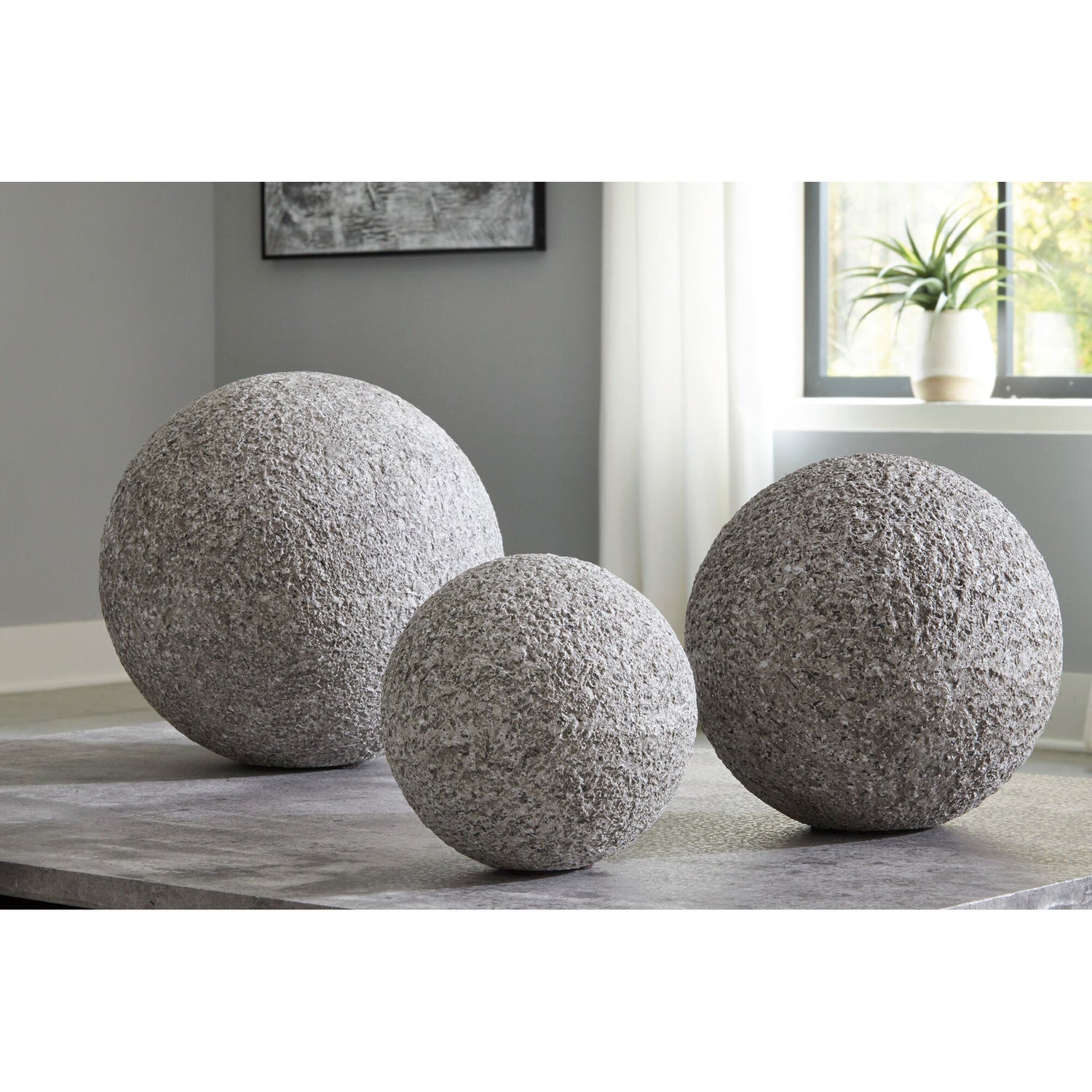 Chanlow Small Sculpture - QK1061455_ASHL_LF2_RM