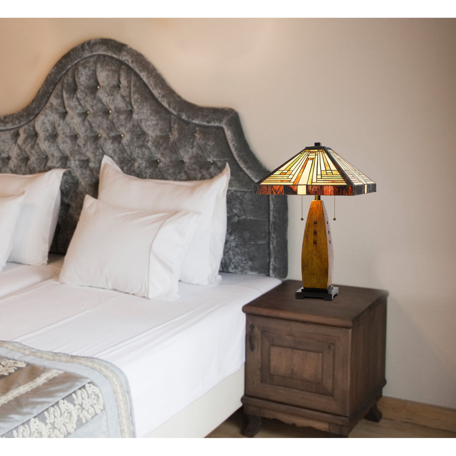 Tiffany Geometric Table Lamp - QK1062532_CALG_LF1_RM