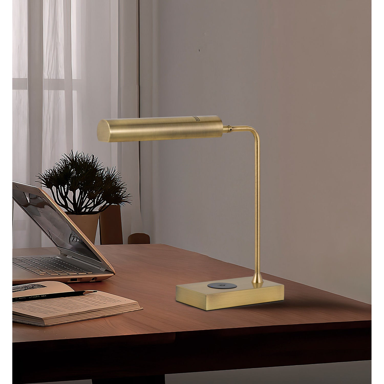 Delray Table Lamp - QK1080821_CALG_LF1_RM