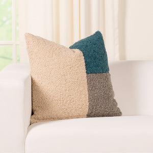 Tiffany 3 Patch Boucle Pillow - QK1082119_SISO_LF1_RM