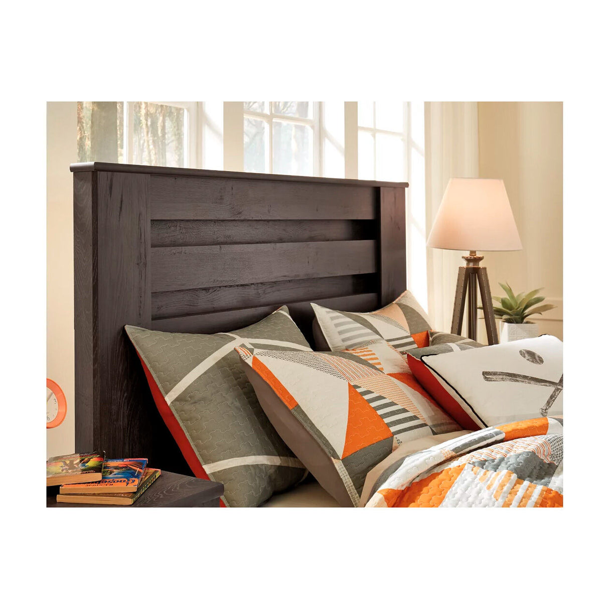 Brinxton Panel Headboard - QK1083525_ASHL_LF1_RM