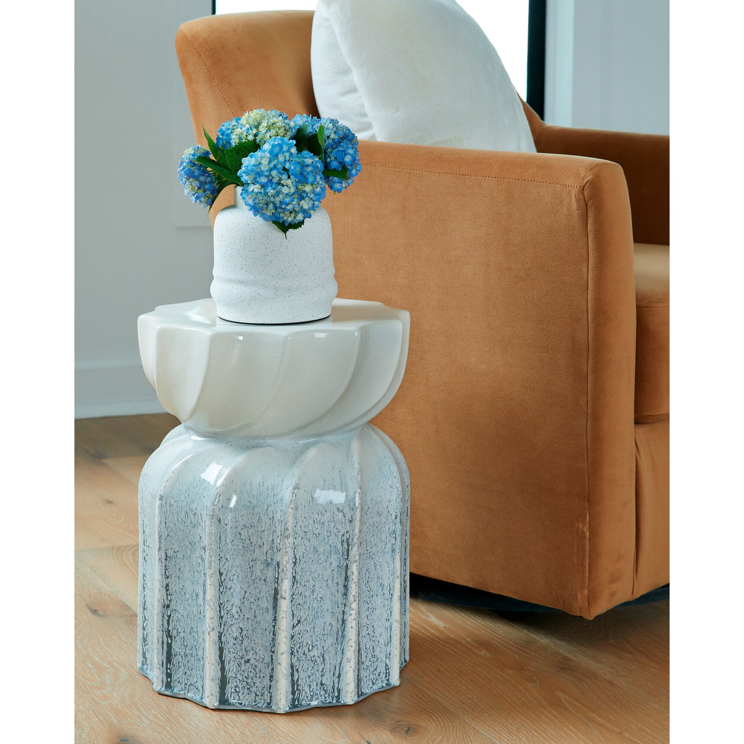 Michamere Stool - QK1084924_ASHL_LF1_RM