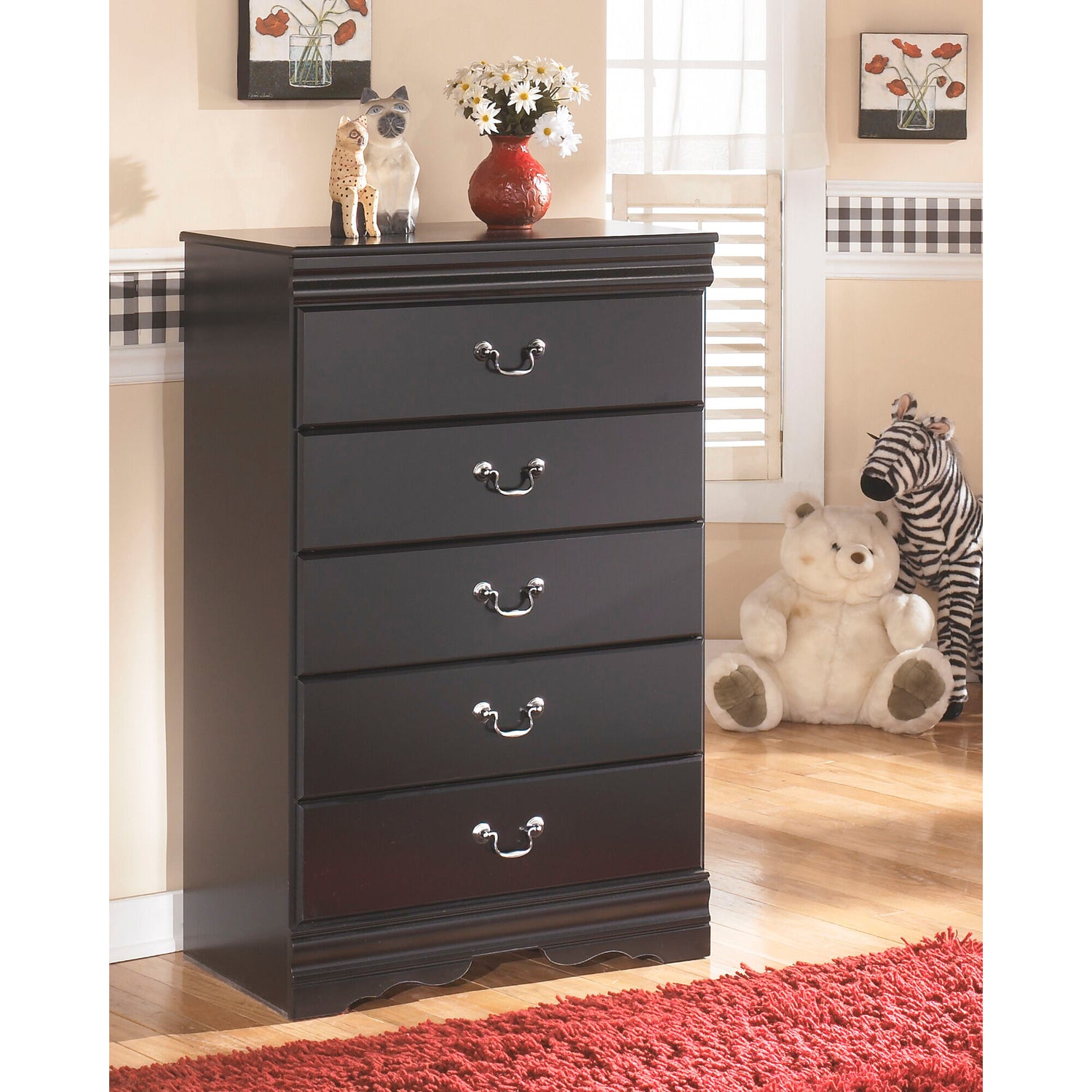 Huey Vineyard Black Chest of Drawers - QK1085989_ASHL_LF1_RM