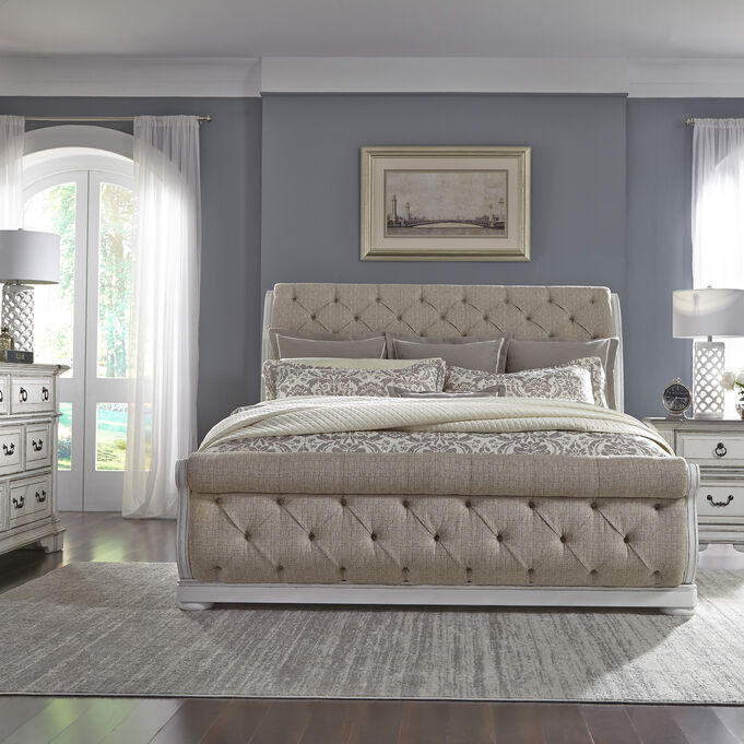 Liberty Furniture | Abbey Park White Queen 4 Piece Upholstered Sleigh Bed