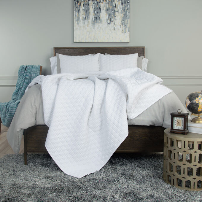 Blackberry Grove White Queen Quilt and Shams