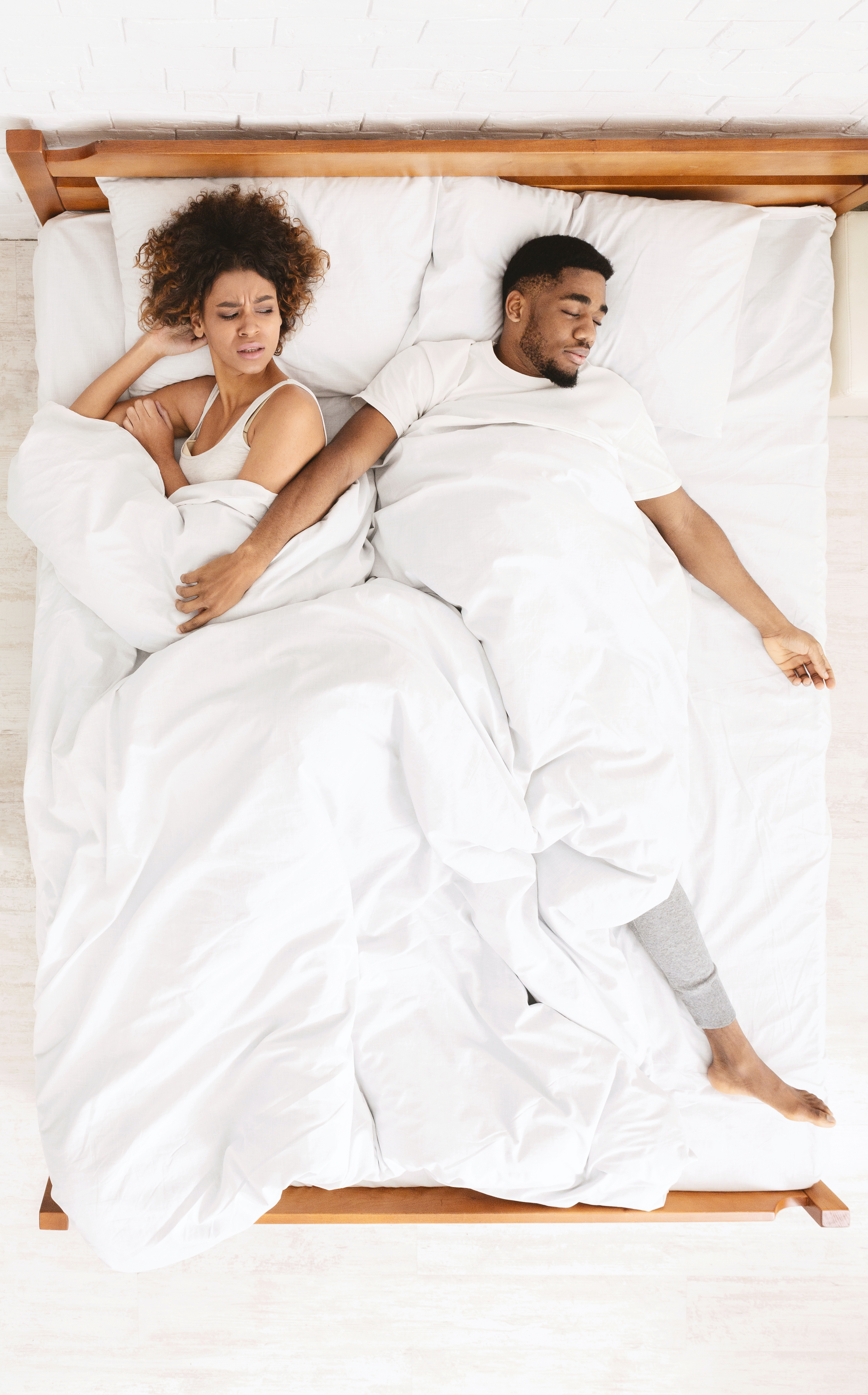 Split King Latex Mattress Guide For Couples (Pros + Cons Of Two